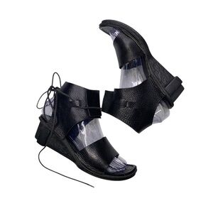TRIPPEN Black Sandals with Modern Design and Matte Finish